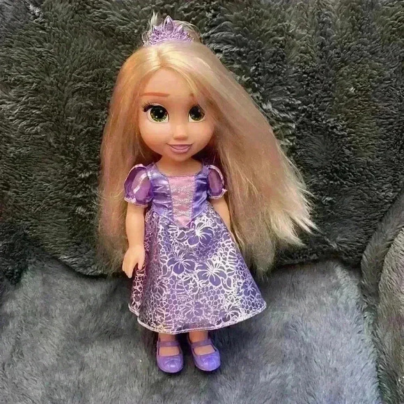 Disney Princess  Tangled Rapunzel Doll - Picture 11 of 13